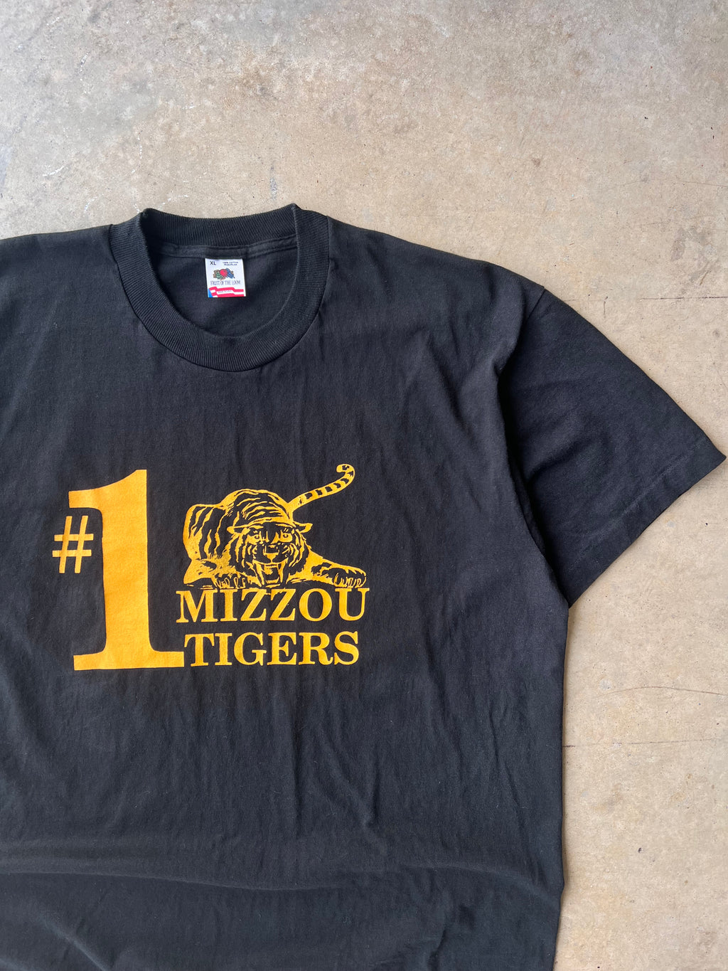 Vintage 1990s Mizzou Tigers Black T-Shirt - (XL)