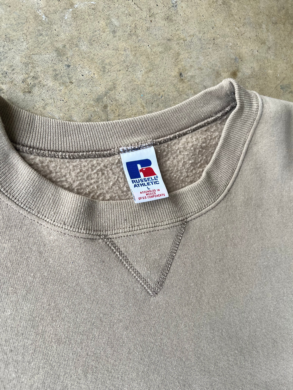 Vintage 2000s Tan Russell Athletic Sweatshirt - (L)