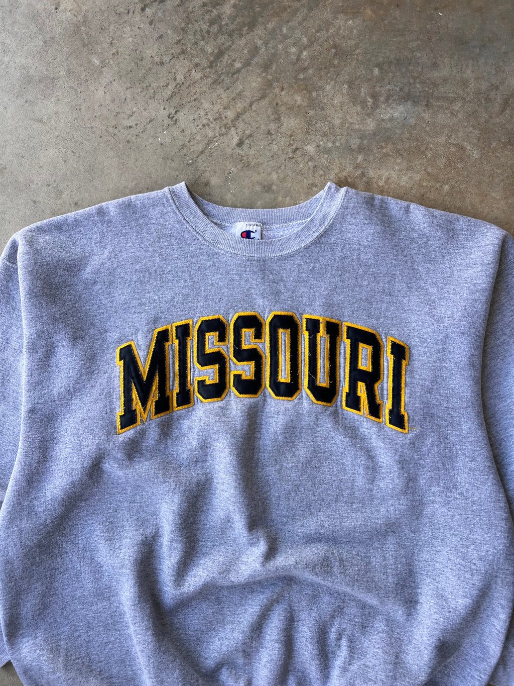 Vintage 1990s Missouri Spellout Sweatshirt - (XL)