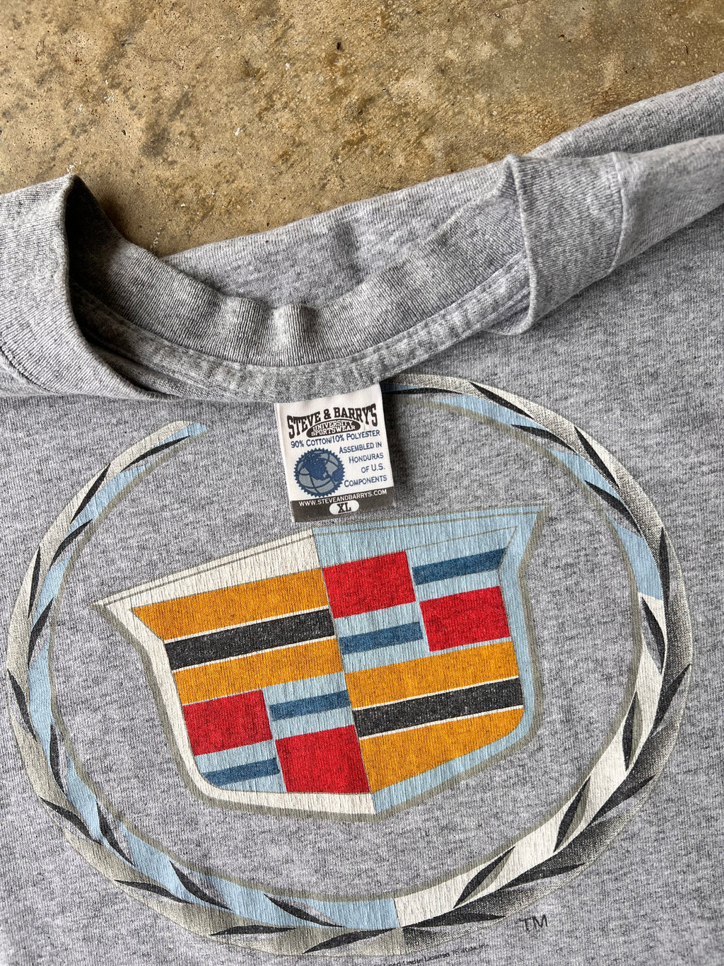 Vintage 2000s Cadillac Graphic T-Shirt - (XL)