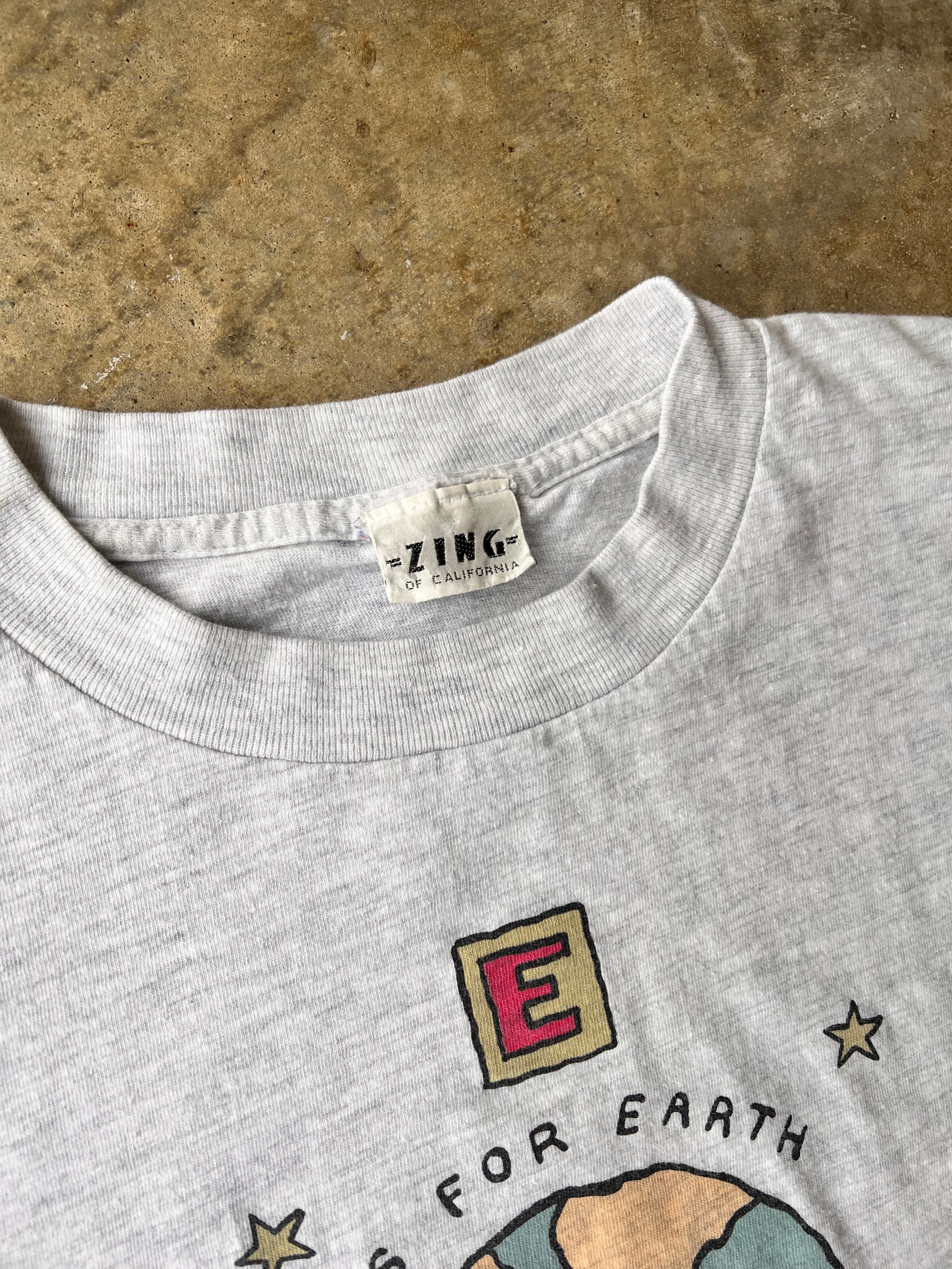 Vintage 1990s Earth Graphic T-Shirt - (XL)