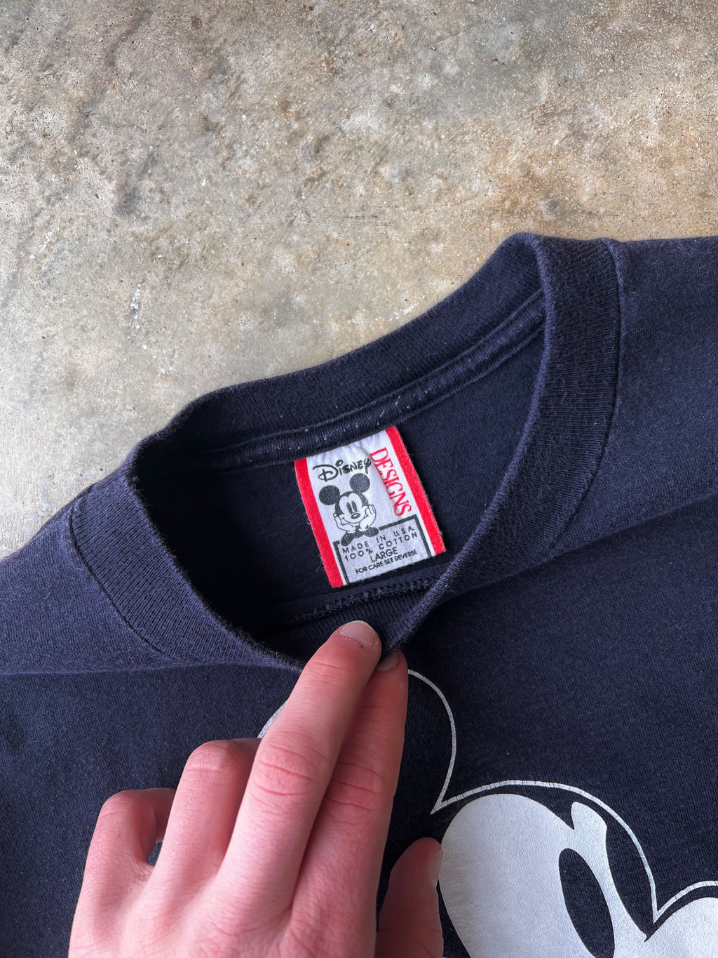 Vintage 1990s Black Mickey Mouse T-Shirt - (L)