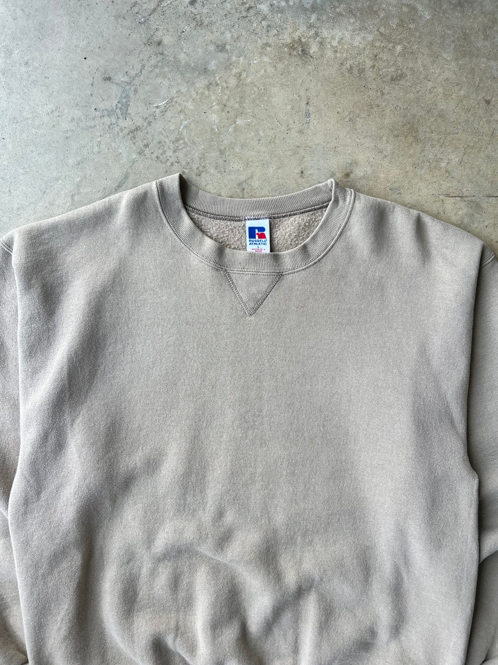Vintage 2000s Tan Russell Athletic Sweatshirt - (L)