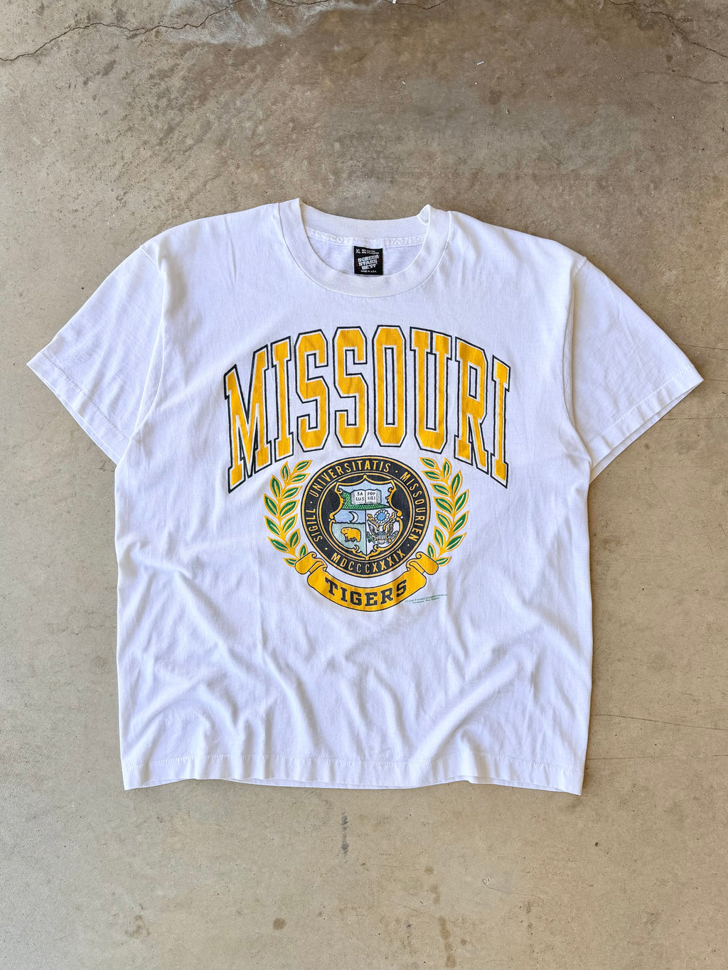 Vintage 1990s Missouri University Graphic T-Shirt - (XL)