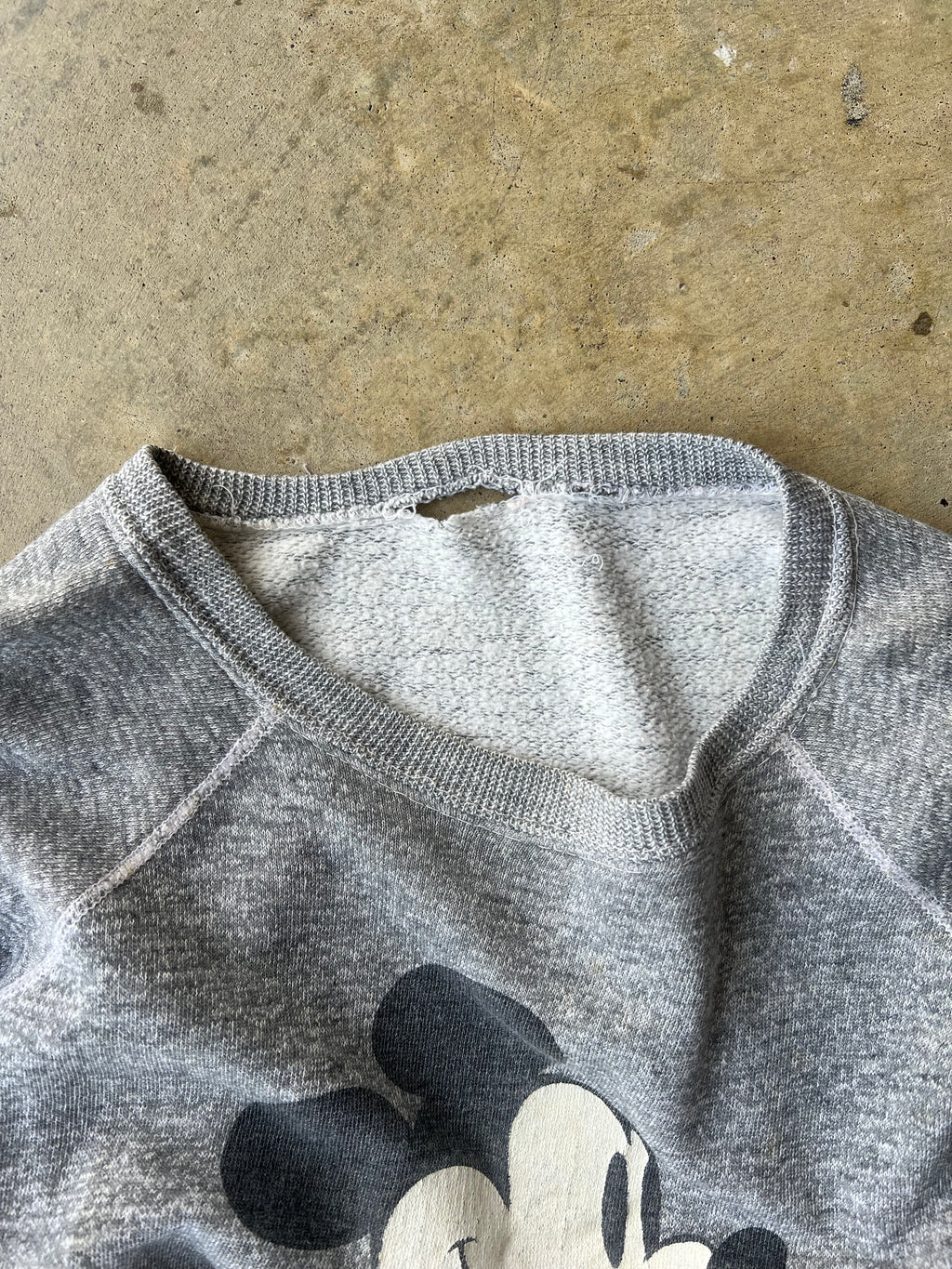 Vintage 1970s Mickey Mouse Grey Raglan Sweatshirt - (S)