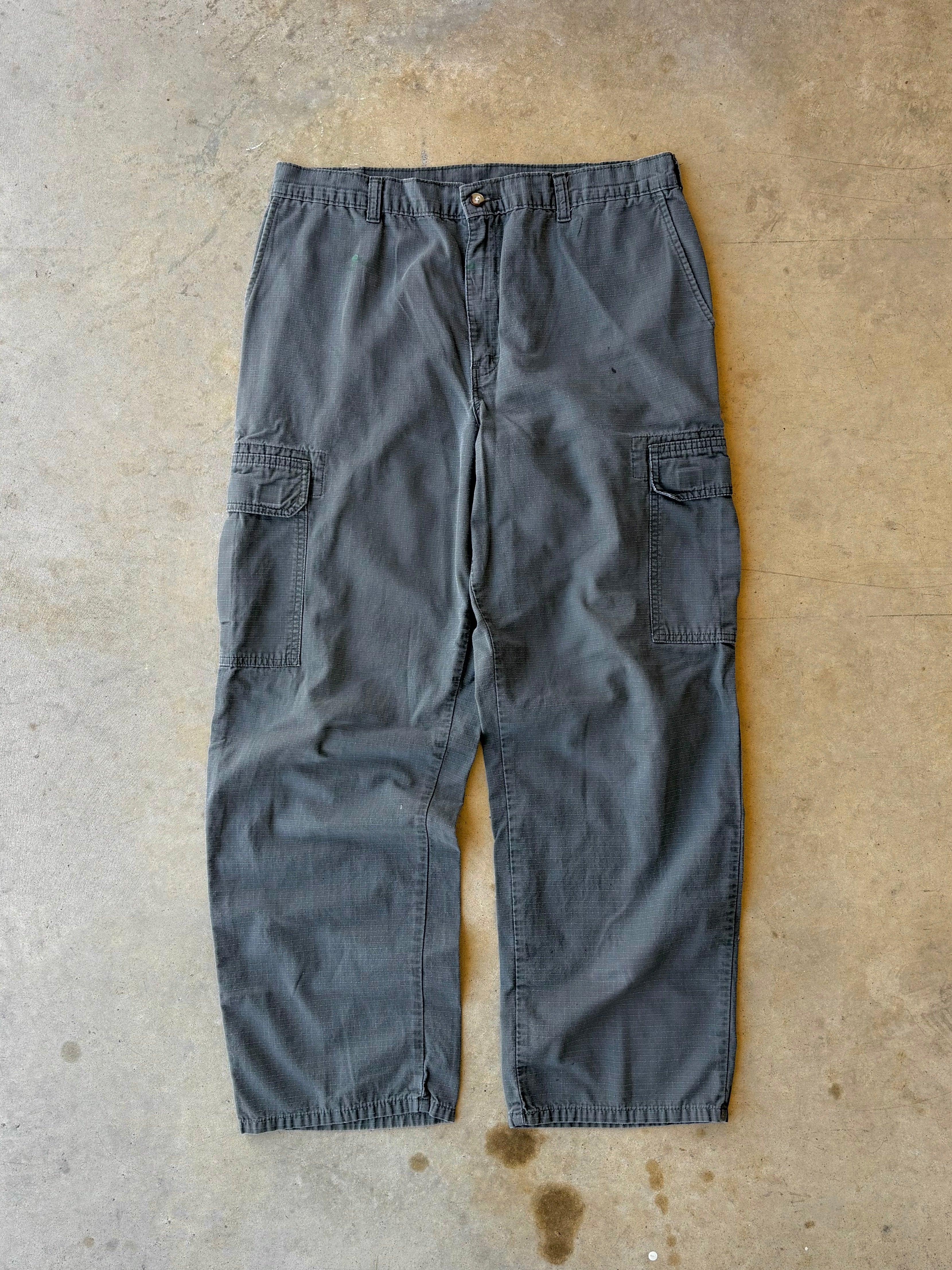 Vintage 2000s Light Green Cargo Pants - (34)