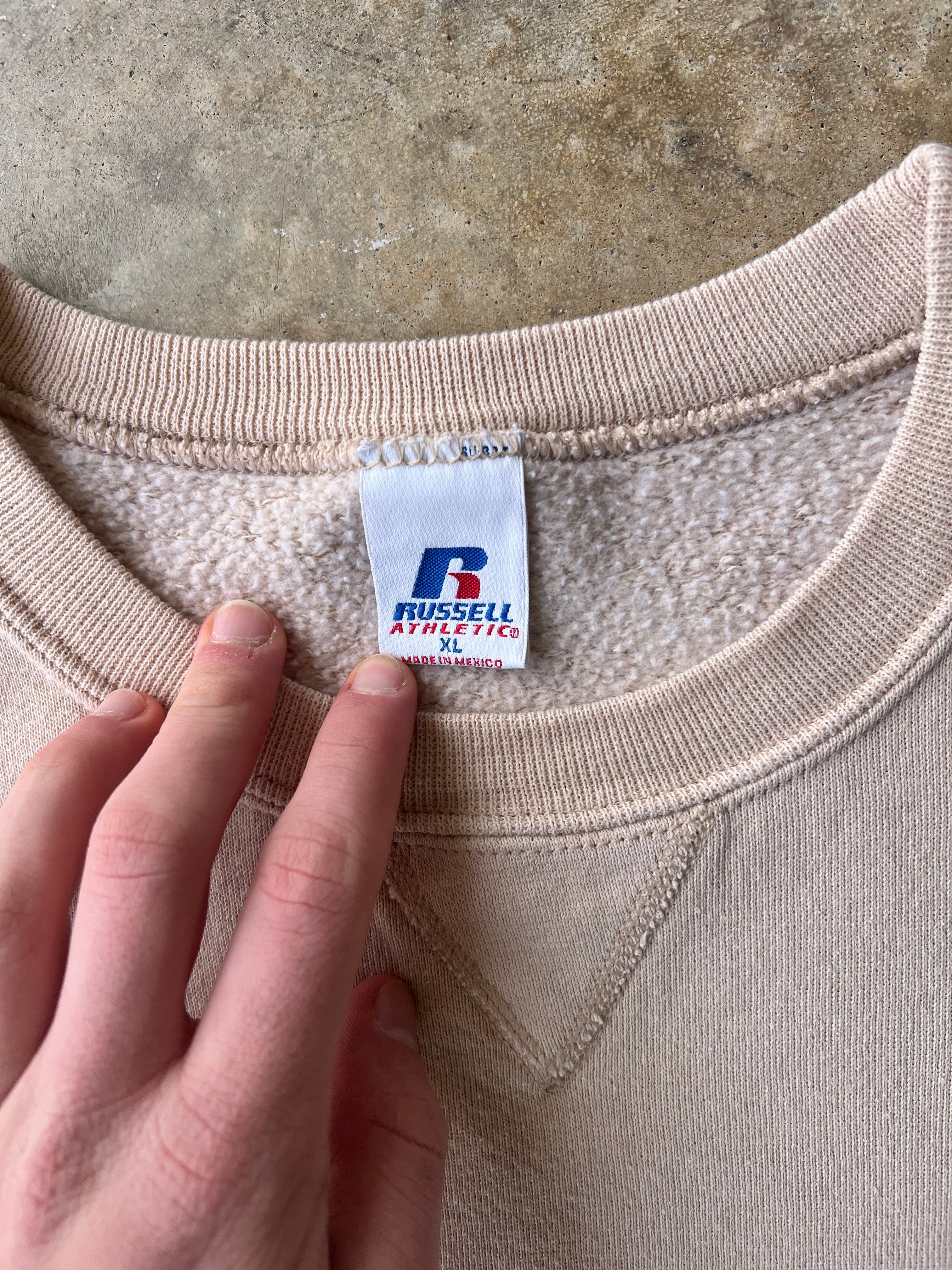 Vintage 00s Russell Athletic Cream Sweatshirt - (XL)