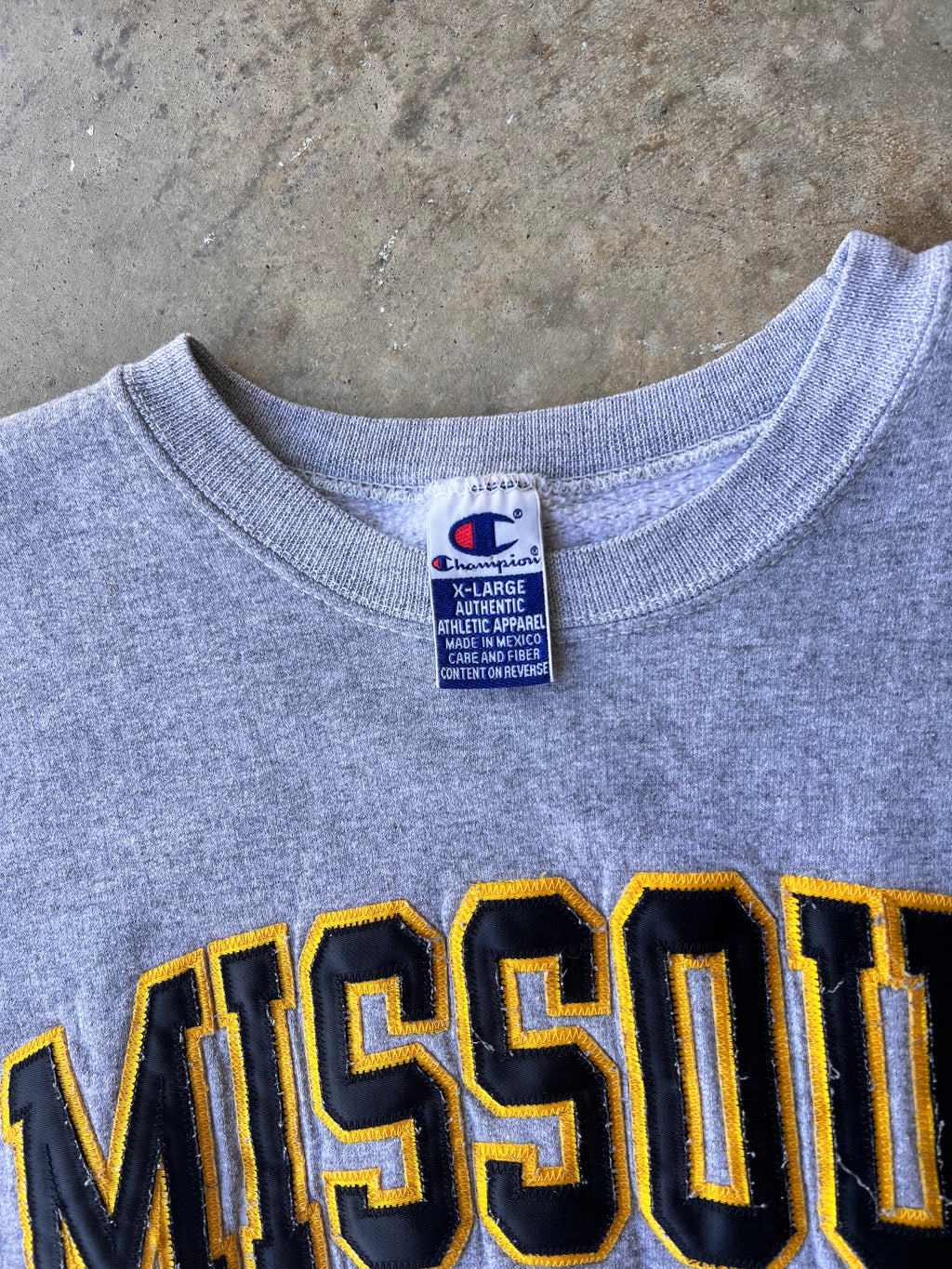 Vintage 1990s Missouri Spellout Sweatshirt - (XL)