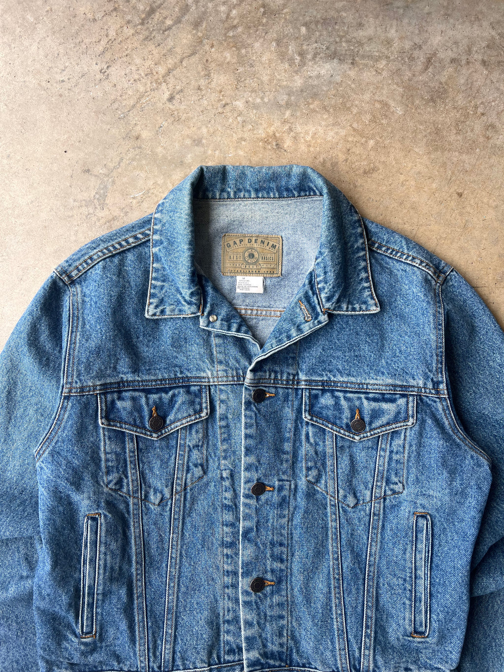 VIntage 2000s Gap Light Wash Jean Jacket - (M)