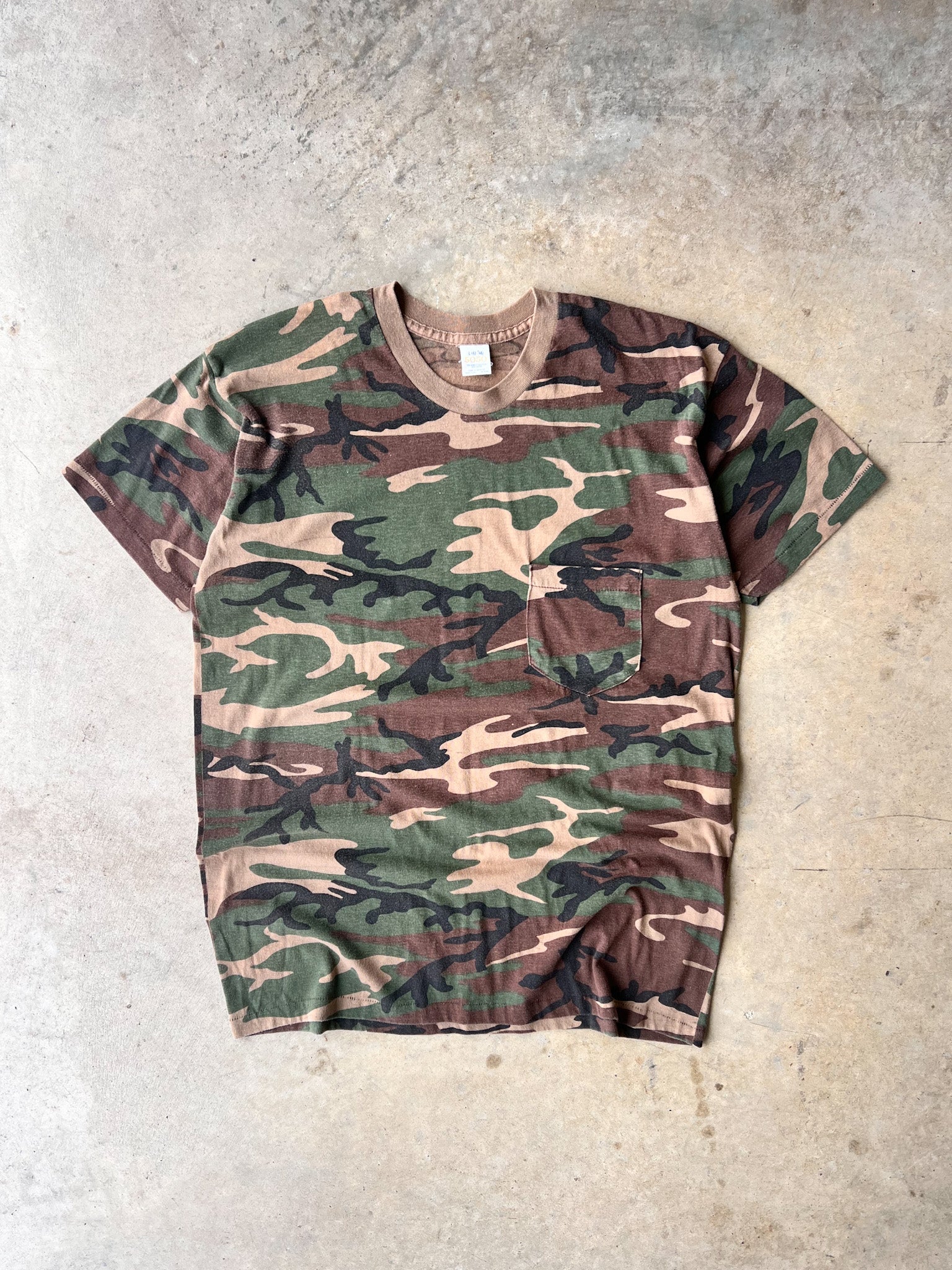 Vintage 1980s Camo T-Shirt - (L)